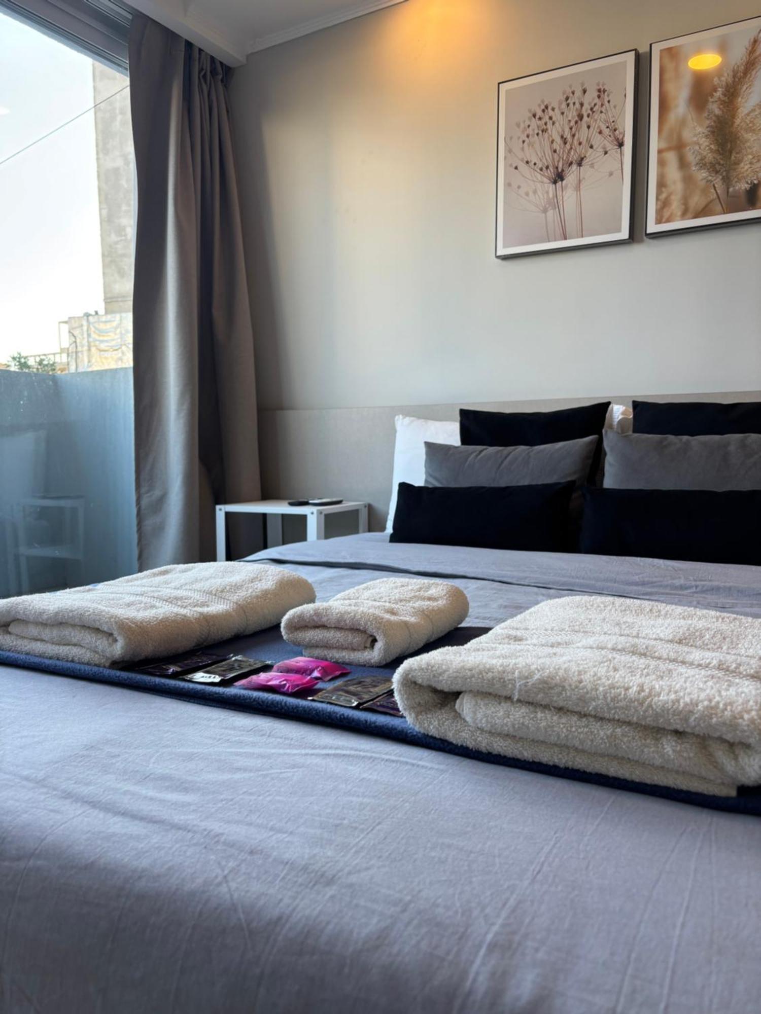 Av Apartahotel *